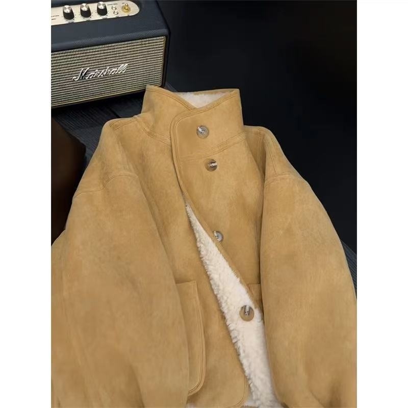 Sievietēm zamšādas virējais apģērbs ar integrētu kažoku, biezs, ikdienas stilā, ar stāvošu apkakli, garie piedurknes, parasts garums 50–65 cm