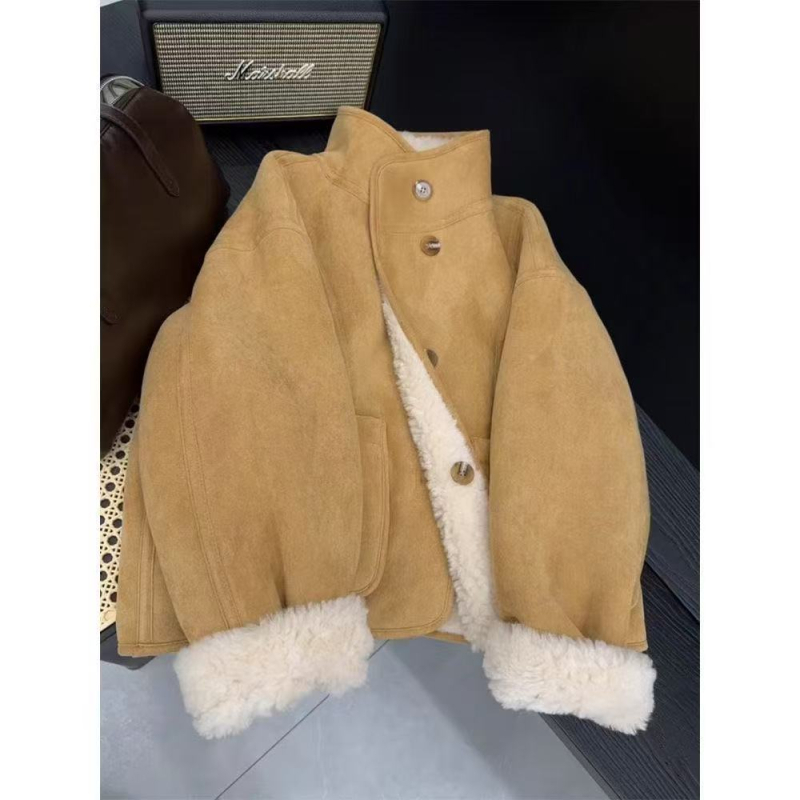 Sievietēm zamšādas virējais apģērbs ar integrētu kažoku, biezs, ikdienas stilā, ar stāvošu apkakli, garie piedurknes, parasts garums 50–65 cm