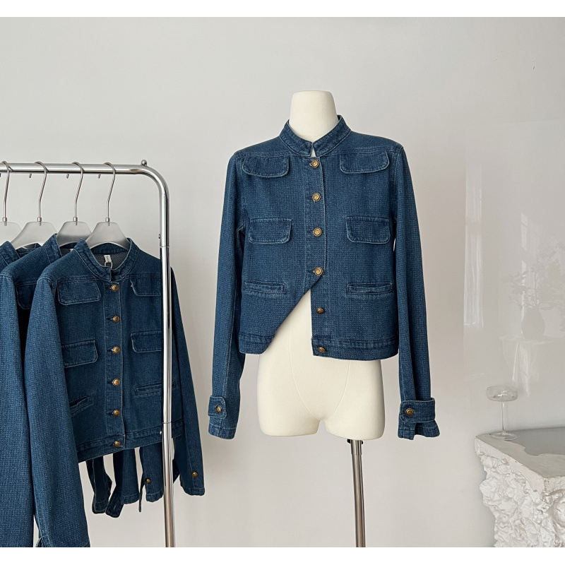 Dámska džínsová bunda s stojatým golierom, zlaté gombíky, vrecká, bavlna-poliester denim, jeseň 2025