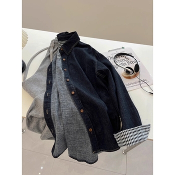 Džínová košeľa s golierom rever, dlhé rukávy, voľný strih, polyesterová látka, jar 2025