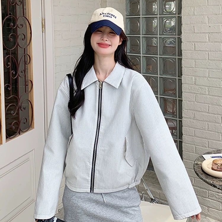 Sieviešu jaka ar V kaklu un princeses piedurknēm, garas piedurknes, poliesters, regulāra piegriezuma, rudens 2025