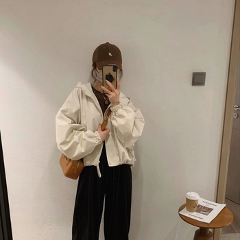 Sievietēm kapucēta chenille jaka ar spandexu 90-95%, īsa, brīva piegriezuma ar bat piedurknēm, pavasaris 2025