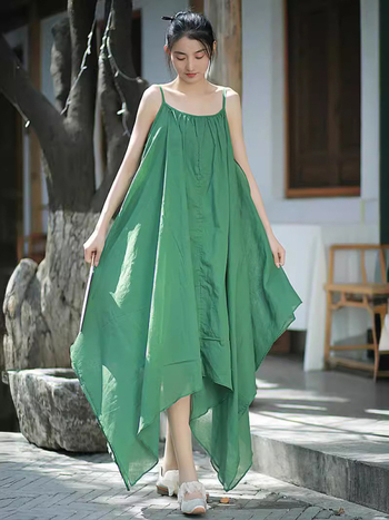 Rochie din bumbac cu bretele, tiv neregulat, guler rotund, fără mâneci, talie lejeră — Vară 2024