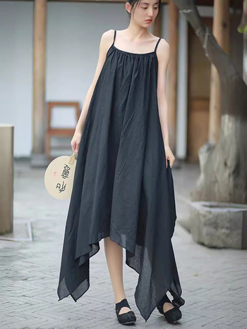 Rochie din bumbac cu bretele, tiv neregulat, guler rotund, fără mâneci, talie lejeră — Vară 2024