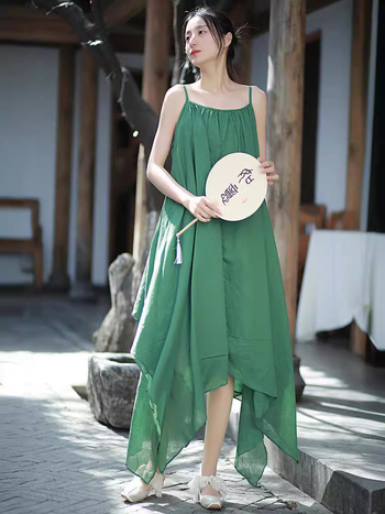 Rochie din bumbac cu bretele, tiv neregulat, guler rotund, fără mâneci, talie lejeră — Vară 2024