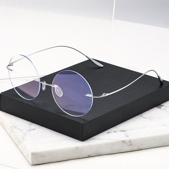 Pieejamas arī stilīgas, īpaši vieglas brilles bez rāmjiem bez receptes lēcām, kas izgatavotas no atmiņas putām, apaļa rāmja, universālas, vienkāršas un modernas, unisex stila, recepšu lēcu ietvari.