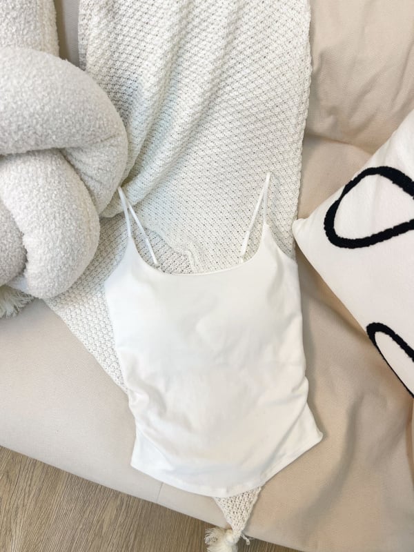 Moteriška cami viršutinė dalis, petelių stiliaus, siaura kirpimo linija, trumpas siluetas, viskozės–poliesterio mišinys