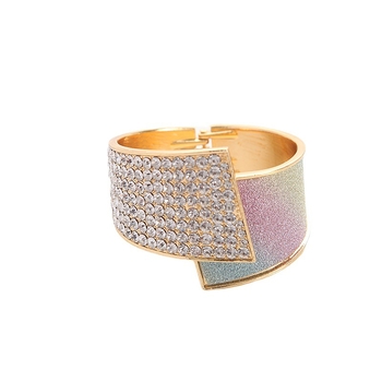 Ötvözetből készült függönytartó pánt gyémánt PU bőr betétekkel, könnyű luxus stílus, testreszabható