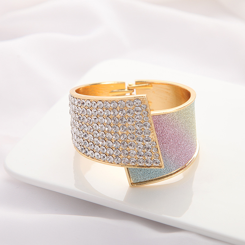 Ötvözetből készült függönytartó pánt gyémánt PU bőr betétekkel, könnyű luxus stílus, testreszabható