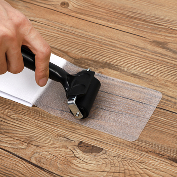 PEVA atsparus slydimui laiptų juosta vonios kambariui – vienpusė, plotis 5 cm, ilgis 5 m, storis 0,75 mm, pagrindas PEVA, temperatūros diapazonas -10°C iki 60°C