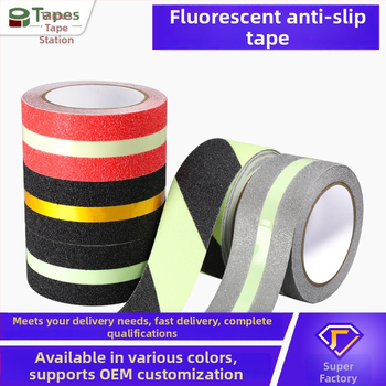 Šviesianti anti-slip juostelė laiptams: stiprus klijavimas, atsparus dilimui, PVC pagrindas, akrilo klijai, reguliuojamas storis, -20°C–80°C