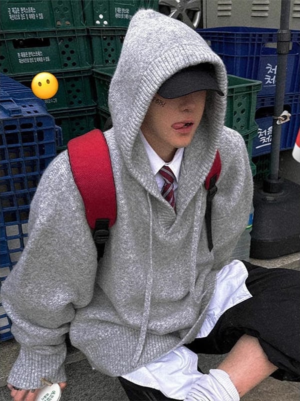 Megztinis su gobtuvu, laisvas kirpimas, ilgos rankovės, 100% poliesteris