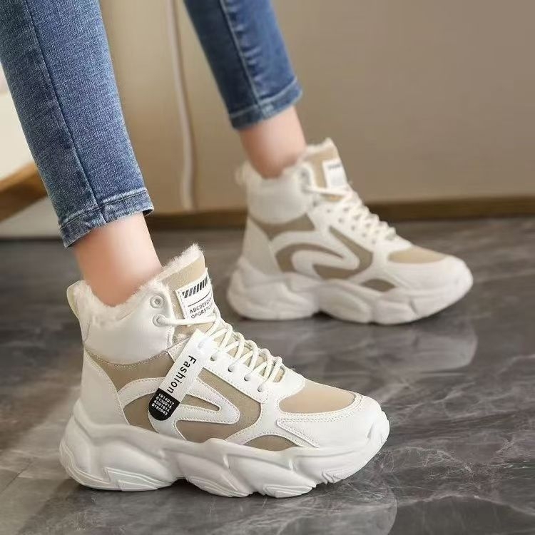 Γυναικείες sneakers από συνθετικό δέρμα με ψηλή επάνω με επένδυση από τεχνητό γούνινο ύφασμα, καουτσούκ σόλα, κλείσιμο κορδονιών μπροστά/πίσω, ζεστά