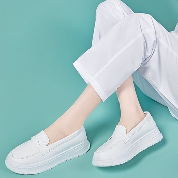 Pantofi pentru asistenți medicali femei – Slip-on, suprafață PU, talpă din cauciuc, branț EVA, respirabili, vârf rotund