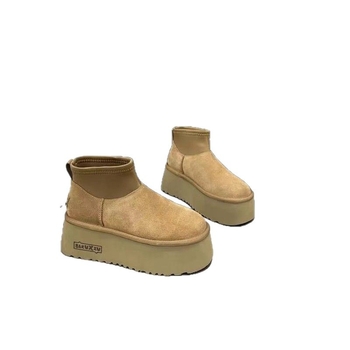 Női hócipő, PU felsőrész és PU belső, gumitalp, platforma 3-5 cm