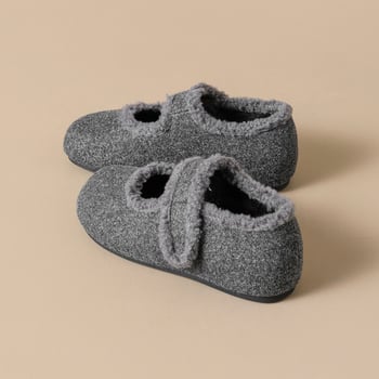 Παπούτσια Mary Jane με παχιά σόλα και εσωτερική αύξηση ύψους, γούνινη επένδυση, επάνω μέρος από σουέντ, καουτσούκ σόλα, κλείσιμο με βέλκο