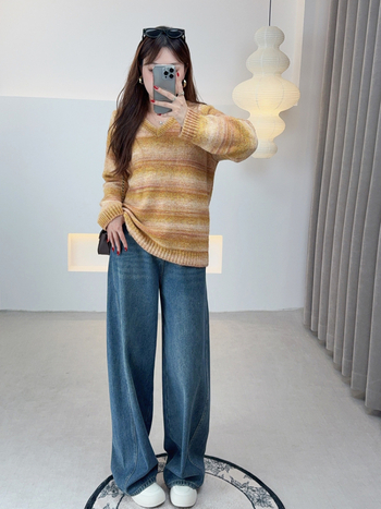 Megztinis su gobtuvu – gradientiniai dryžiai, V kaklo iškirptė, Colorful Dream Velvet, laisvas kirpimas