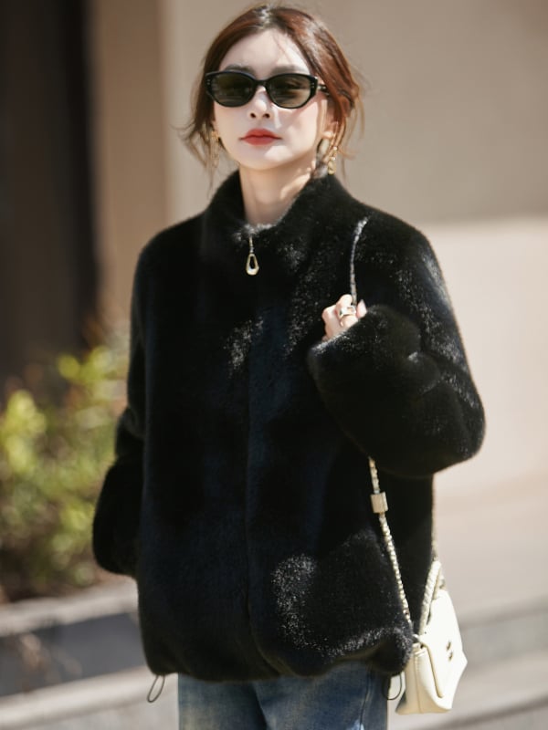 Jakk imitatsioon mink karv, püsti kaelus, pikad varrukad, tõmblukk, paks polüesterriie