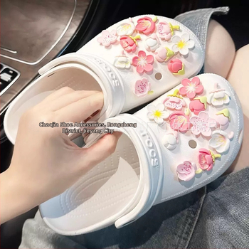 Crocs gėlės aksesuaras su nuimamomis sakura žiedų dalelėmis, Modelis Nr. 11, tinkamas visoms metų laikams