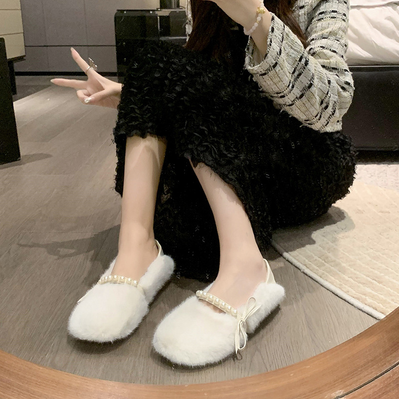 Γυναικείες γούνινες παντόφλες με δύο τρόπους φορέματος, στρογγυλή μύτη, πάνω και επένδυση από συνθετικό κοντό γούνα, καουτσούκ σόλα, χαμηλό τακούνι 1–3 cm
