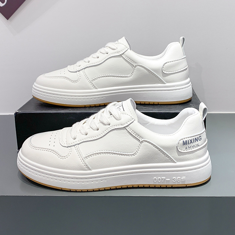 Naiste lamedad kingad nööridega (Bränd: Deer season; Ülemine materjal: Super fiber; Põhjapind: Kumm; Sulgemine: Nööridega; Sisetald: PU)