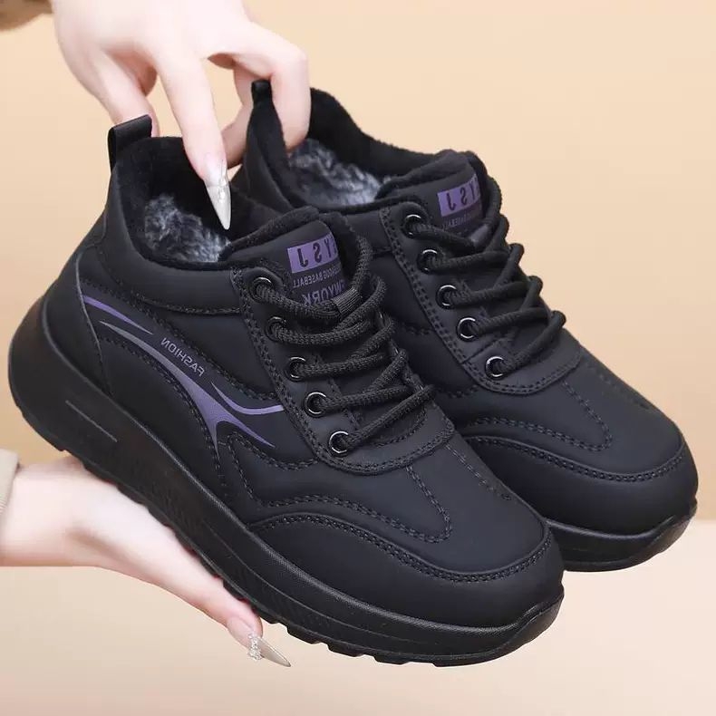 Talvised naiste tekstiilkingad, ülaosa superkiududest, sisemine kunstlik karusnahk, PU talla, pitsiga kinnitusega