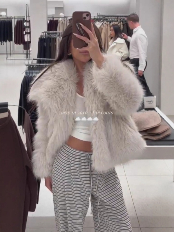 Dirbtinio kailio švarkas - gatvės hipster stilius, ilgos rankovės, apykaklė su atlapais, poliesterio pluoštas (≥95%), ruduo 2025