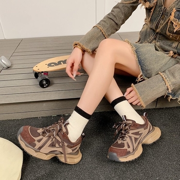 Sievietēm vieglas kurpes ar bieza zole, tīklaina augšdaļa no īstas ādas un tīkla, priekšējās šņores, vieglas ikdienas sporta kurpes pavasarī 2025.