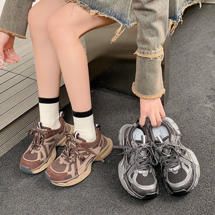 Sievietēm vieglas kurpes ar bieza zole, tīklaina augšdaļa no īstas ādas un tīkla, priekšējās šņores, vieglas ikdienas sporta kurpes pavasarī 2025.