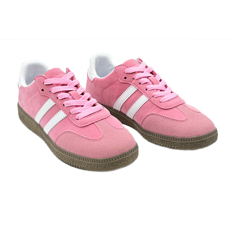 Női szabadidő sneakers kerek orrú, felsőrész: Super migration skin, talp: gumi, fűzővel záródó.