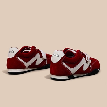 Naiste igapäevased spordijalatsid, Leisure ja Saksa armee treener stiil; ülaosa: Super fiber; tald: kumm; kinnitamine: lace-up; kontsa kõrgus: 3-5 cm