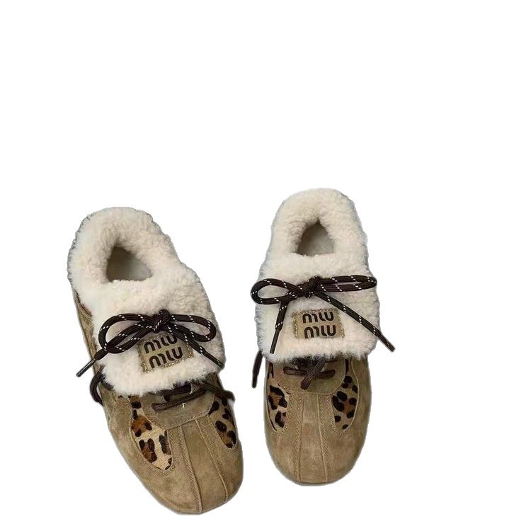 Naiste talves sneakersid mid-top kõrgusega, PU pealmine, kunstnahaga vooder, paeladega kinnitatav, kummist tald