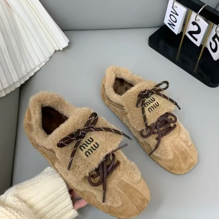 Naiste talves sneakersid mid-top kõrgusega, PU pealmine, kunstnahaga vooder, paeladega kinnitatav, kummist tald