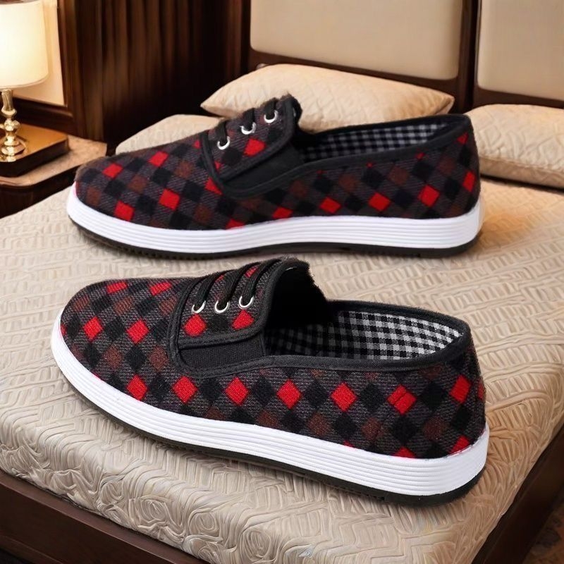 Naiste tekstiilist slip-on kingad, hingavad ja kerged, ümmarguse ninaga, pealmine kiht puuvillane, sisu kunstlik karusnahk