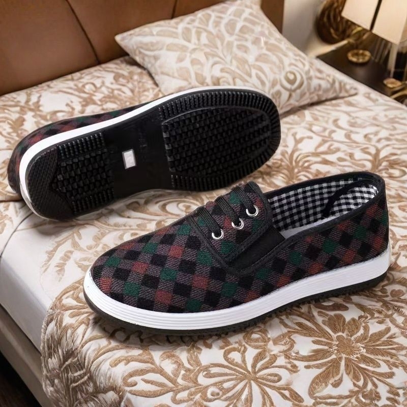 Naiste tekstiilist slip-on kingad, hingavad ja kerged, ümmarguse ninaga, pealmine kiht puuvillane, sisu kunstlik karusnahk