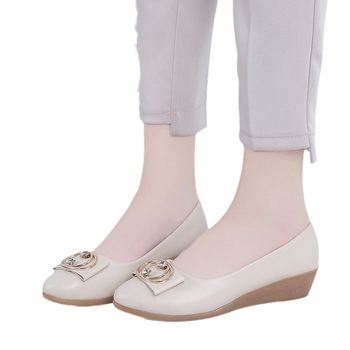 Loafers dama cu toc wedge, din PU moale, vârf rotund, deschidere joasă, talpă din cauciuc