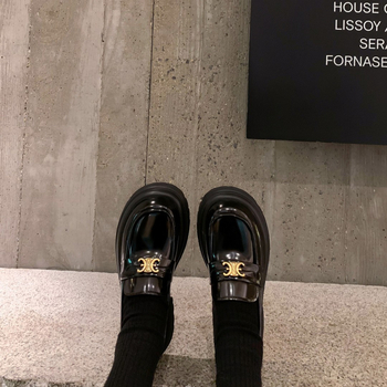 Loafer de damă din piele naturală, vârf rotund, cataramă aurie și talpă groasă, partea superioară din piele cu două straturi, toc mediu 3-5 cm