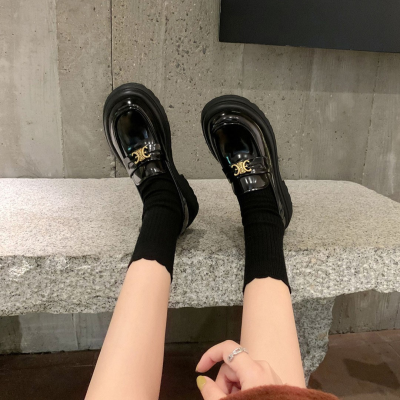 Loafer de damă din piele naturală, vârf rotund, cataramă aurie și talpă groasă, partea superioară din piele cu două straturi, toc mediu 3-5 cm