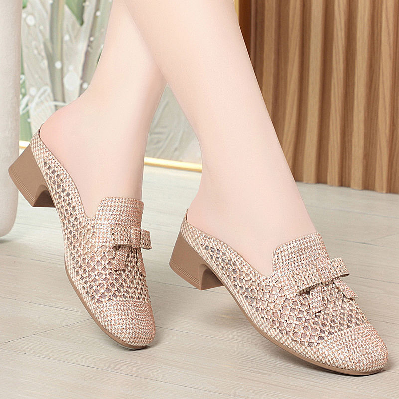 Papuci Baotou cu vârf rotund și design decupat; partea superioară din piele microfibră, talpă din cauciuc, respirante, talpă plată, grosimea talpă 0–3 cm