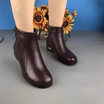 Női téli bakancs alacsony sarkú, kerek orrú, domborított puha bőr, pamut bélés, oldalsó cipzár