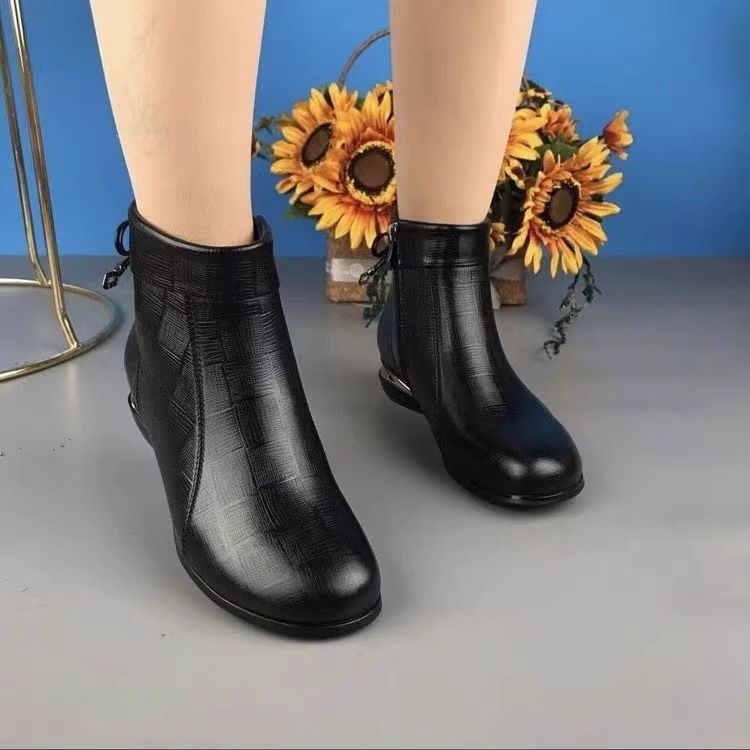 Női téli bakancs alacsony sarkú, kerek orrú, domborított puha bőr, pamut bélés, oldalsó cipzár