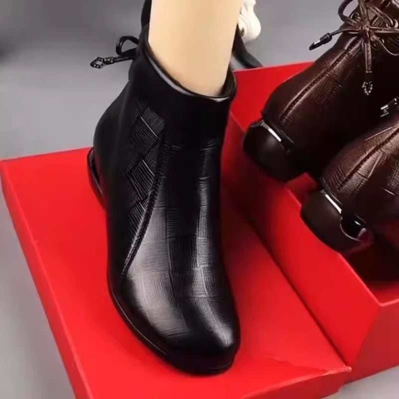 Női téli bakancs alacsony sarkú, kerek orrú, domborított puha bőr, pamut bélés, oldalsó cipzár