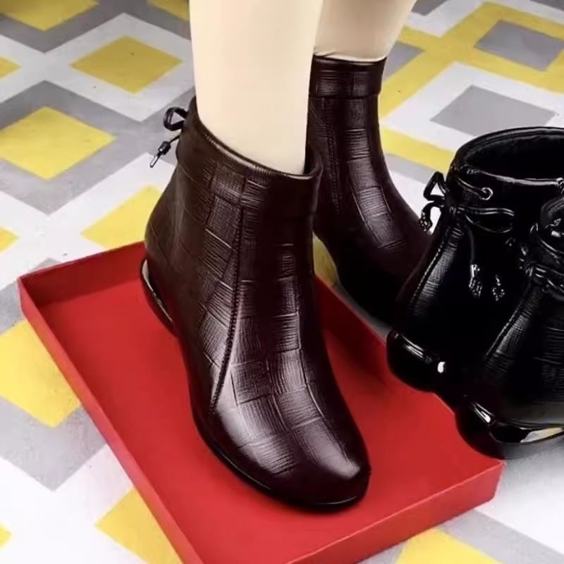 Női téli bakancs alacsony sarkú, kerek orrú, domborított puha bőr, pamut bélés, oldalsó cipzár