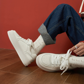 Adidași casual pentru femei cu vârf rotund, exterior microfibră, talpă din cauciuc, toc mediu 3–5 cm, șiret, stil colegiu