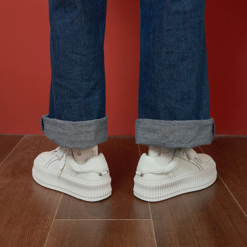 Adidași casual pentru femei cu vârf rotund, exterior microfibră, talpă din cauciuc, toc mediu 3–5 cm, șiret, stil colegiu