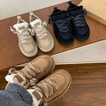 Cizmă de zăpadă pentru femei cu blană sintetică integrată, șireturi frontale, vârf rotund, talpă din cauciuc groasă