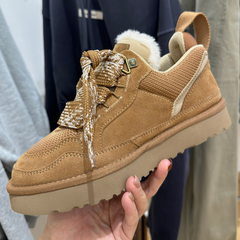 Cizmă de zăpadă pentru femei cu blană sintetică integrată, șireturi frontale, vârf rotund, talpă din cauciuc groasă