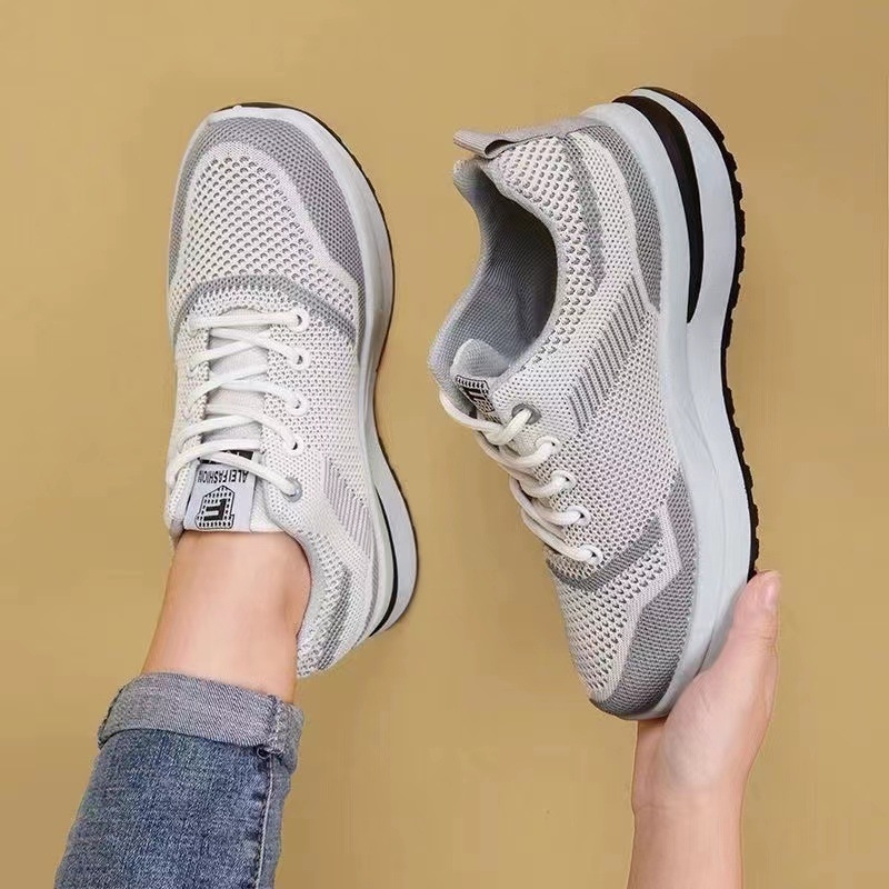 Női mindennapi cipő kerek orrú, fly-knit felsőrész, elülső fűzővel, légáteresztő, alacsony lapos sarok