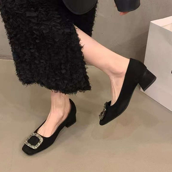 Pantofi Mary Jane cu lift interior de înălțime cu cristale, partea superioară velur, vârf pătrat, toc gros 3-5 cm