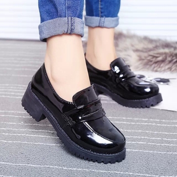 Pantofi din piele, stil coreean - vârf rotund, partea superioară din microfibră, toc mediu 3-5 cm, talpă din cauciuc